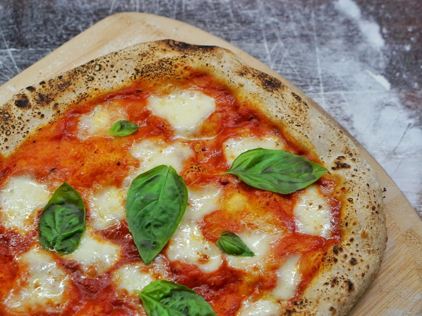 Verse pizza uit de oven bij Pizza Picotta